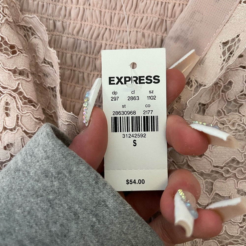 Express lace tank top - Picture 2 of 8